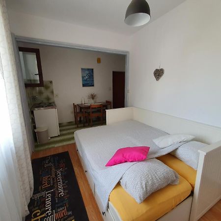 Aenona Sunny Apartment Vrsi Extérieur photo