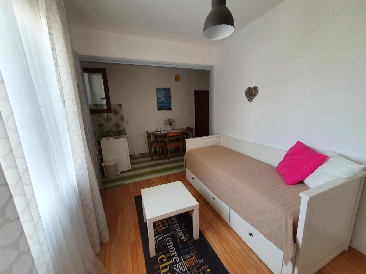 Aenona Sunny Apartment Vrsi Extérieur photo